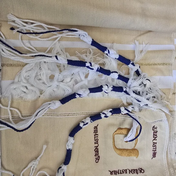 Cream Artistic Tallit with Hebrew Letters - Picture 7 of 14